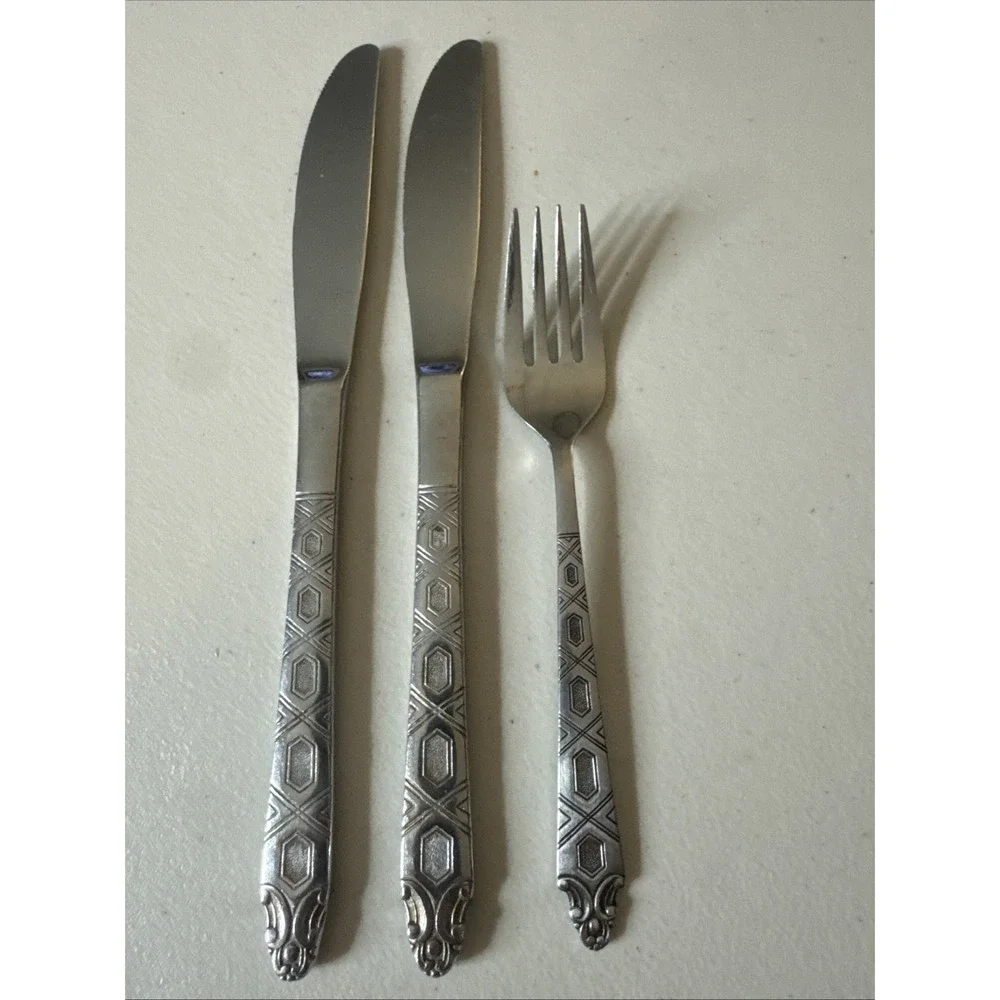 Rogers Co Stainless Flatware Criss Cross SRB73‎ 3 pieces